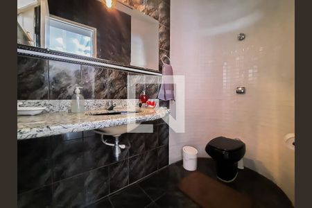 Casa à venda com 200m², 4 quartos e 4 vagasBanheiro 