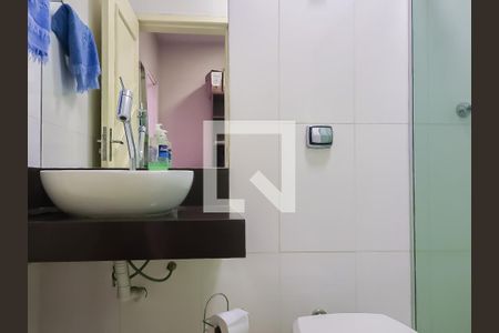 Casa à venda com 200m², 4 quartos e 4 vagasBanheiro 3