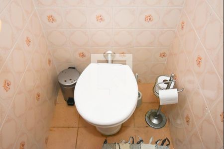 Casa à venda com 350m², 3 quartos e 2 vagas Casa à venda com 350m², 3 quartos e 2 vagasLavabo