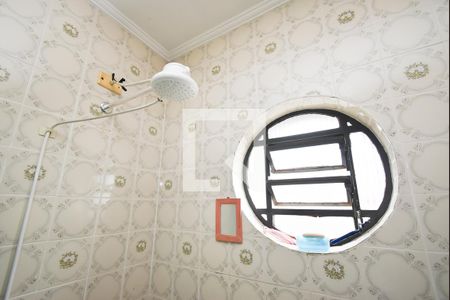 Casa à venda com 350m², 3 quartos e 2 vagas Casa à venda com 350m², 3 quartos e 2 vagasBanheiro Corredor