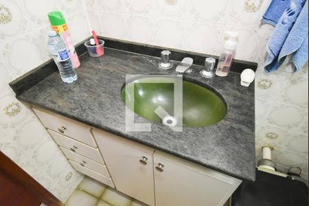 Casa à venda com 350m², 3 quartos e 2 vagas Casa à venda com 350m², 3 quartos e 2 vagasBanheiro Corredor