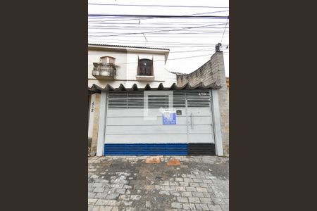 Casa à venda com 350m², 3 quartos e 2 vagas Casa à venda com 350m², 3 quartos e 2 vagasFachada