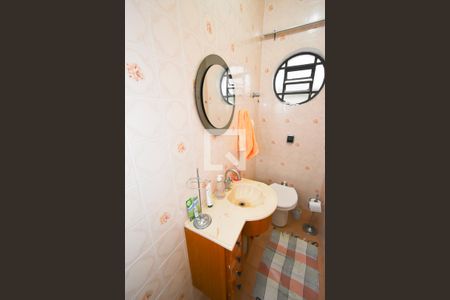 Casa à venda com 350m², 3 quartos e 2 vagas Casa à venda com 350m², 3 quartos e 2 vagasLavabo