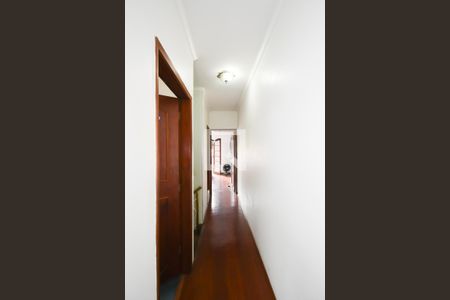 Casa à venda com 350m², 3 quartos e 2 vagas Casa à venda com 350m², 3 quartos e 2 vagasCorredor