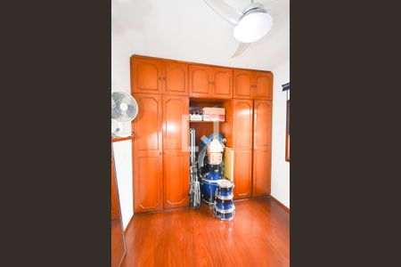Casa à venda com 350m², 3 quartos e 2 vagas Casa à venda com 350m², 3 quartos e 2 vagasQuarto 3