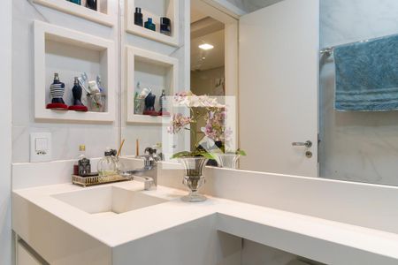 Apartamento à venda com 77m², 3 quartos e 2 vagasBanheiro da suíte