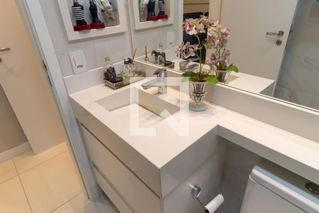 Apartamento à venda com 77m², 3 quartos e 2 vagasBanheiro da suíte