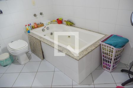 Casa à venda com 231m², 3 quartos e 4 vagasBanheiro da Suíte 3