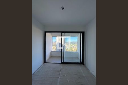 Detalhe Sala de apartamento à venda com 2 quartos, 73m² em Vila da Serra, Nova Lima