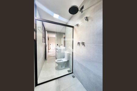 Banheiro de apartamento à venda com 1 quarto, 116m² em Lourdes, Belo Horizonte