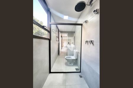 Banheiro de apartamento à venda com 1 quarto, 116m² em Lourdes, Belo Horizonte