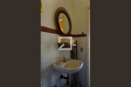 Casa à venda com 297m², 6 quartos e 4 vagasBanheiro de Serviço