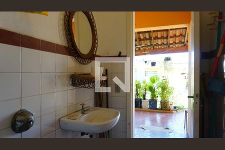 Casa à venda com 297m², 6 quartos e 4 vagasBanheiro de Serviço