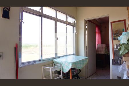 Casa à venda com 297m², 6 quartos e 4 vagasQuarto de Serviço