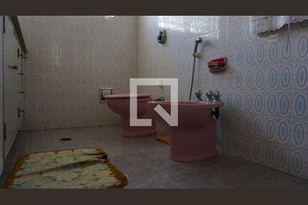 Casa à venda com 297m², 6 quartos e 4 vagasBanheiro 1