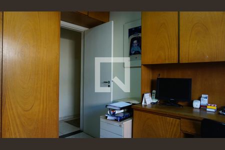 Casa à venda com 297m², 6 quartos e 4 vagasEscritório