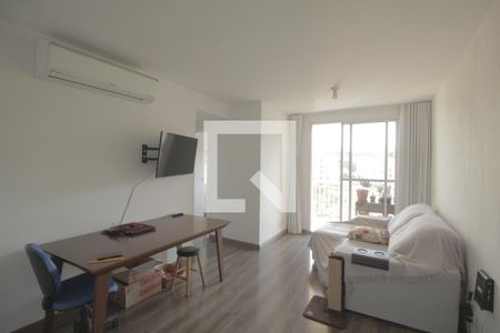 Sala de apartamento à venda com 3 quartos, 76m² em Morro Santana, Porto Alegre