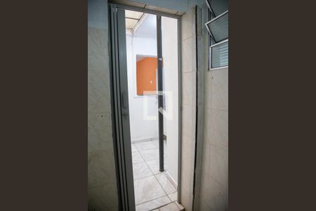 Porta Sanfonada no Banheiro de casa para alugar com 1 quarto, 32m² em Pestana, Osasco