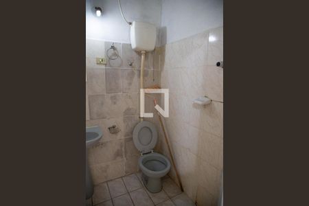 Banheiro de casa para alugar com 1 quarto, 32m² em Pestana, Osasco