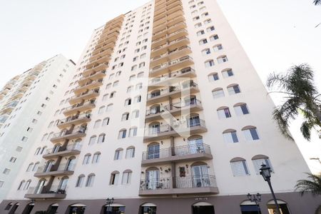 Apartamento à venda com 60m², 2 quartos e 1 vaga Apartamento à venda com 60m², 2 quartos e 1 vagaFachada