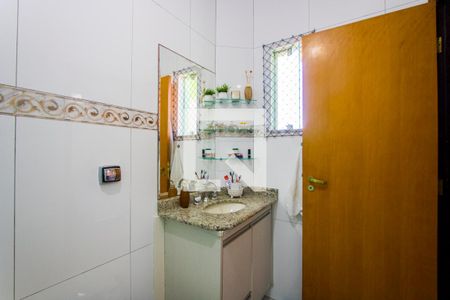Apartamento à venda com 115m², 3 quartos e 2 vagasBanheiro do quarto 1