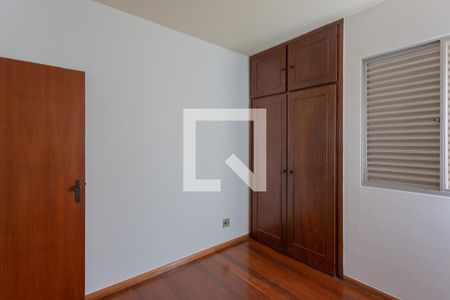 Quarto 1 de apartamento para alugar com 3 quartos, 105m² em Santo Antônio, Belo Horizonte