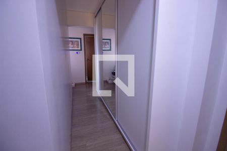 Casa à venda com 736m², 4 quartos e 4 vagasCorredor