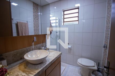 Casa à venda com 736m², 4 quartos e 4 vagasBanheiro