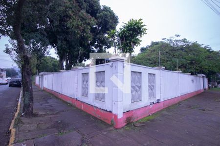 Casa à venda com 736m², 4 quartos e 4 vagasFachada