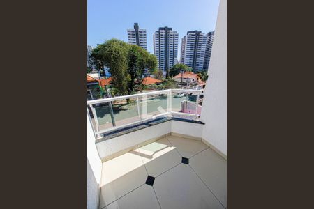 Casa à venda com 250m², 3 quartos e 4 vagas Casa à venda com 250m², 3 quartos e 4 vagasVaranda da Suíte 1