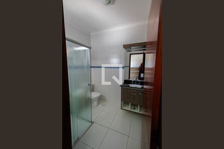 Banheiro da Suíte 1 de casa à venda com 3 quartos, 250m² em Paraíso, Santo André