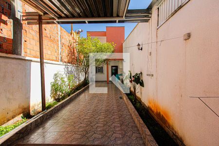 Casa à venda com 250m², 3 quartos e 4 vagas Casa à venda com 250m², 3 quartos e 4 vagasQuintal