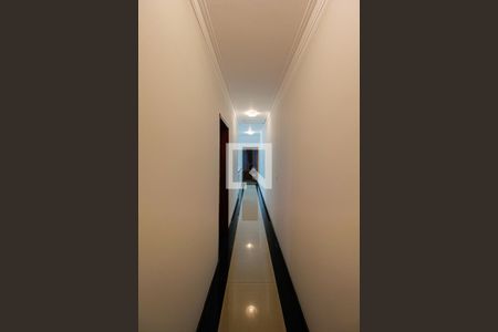 Casa à venda com 250m², 3 quartos e 4 vagas Casa à venda com 250m², 3 quartos e 4 vagasCorredor Quartos