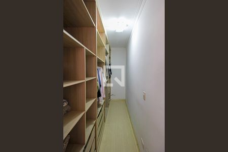 Casa à venda com 250m², 3 quartos e 4 vagas Casa à venda com 250m², 3 quartos e 4 vagasCloset da suíte 3