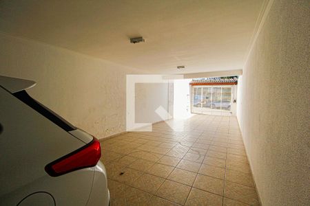 Casa à venda com 250m², 3 quartos e 4 vagas Casa à venda com 250m², 3 quartos e 4 vagasGaragem