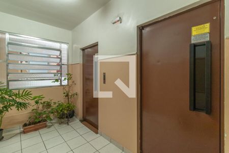 Apartamento à venda com 100m², 3 quartos e sem vaga Apartamento à venda com 100m², 3 quartos e sem vagaElevador