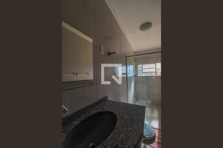 Casa à venda com 180m², 4 quartos e 1 vagaBanheiro