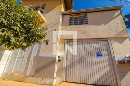Casa à venda com 180m², 4 quartos e 1 vagaFachada