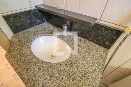 Casa à venda com 180m², 4 quartos e 1 vagaBanheiro 2