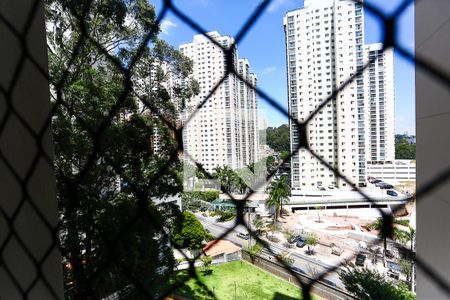 Varanda vista de apartamento à venda com 2 quartos, 73m² em Chácara Agrindus, Taboão da Serra