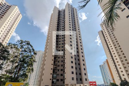 Apartamento para alugar com 73m², 2 quartos e 1 vaga Apartamento para alugar com 73m², 2 quartos e 1 vagaFachada