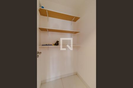 Apartamento para alugar com 73m², 2 quartos e 1 vaga Apartamento para alugar com 73m², 2 quartos e 1 vagaDespensa