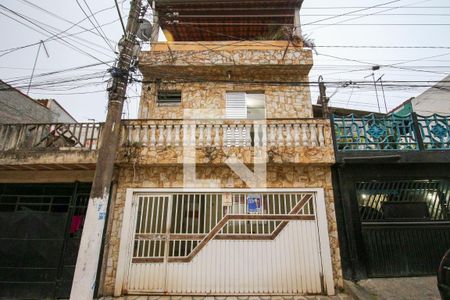 Casa para alugar com 160m², 3 quartos e 1 vaga Casa para alugar com 160m², 3 quartos e 1 vagaFachada