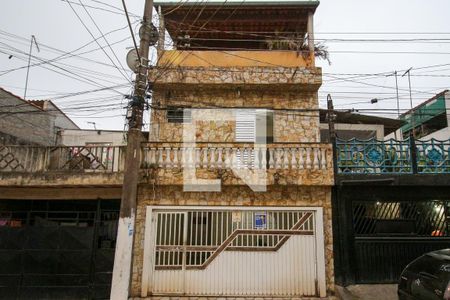 Casa para alugar com 160m², 3 quartos e 1 vaga Casa para alugar com 160m², 3 quartos e 1 vagaFachada
