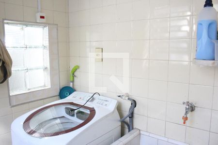 Casa à venda com 176m², 3 quartos e 1 vagaÁrea de Serviço