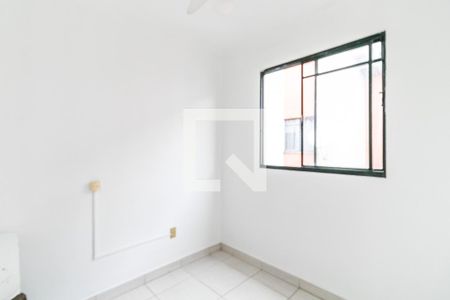 Quarto 2 de apartamento para alugar com 2 quartos, 43m² em Itapoã, Belo Horizonte