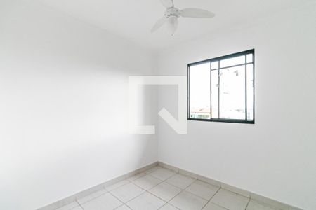 Quarto 1 de apartamento para alugar com 2 quartos, 43m² em Itapoã, Belo Horizonte