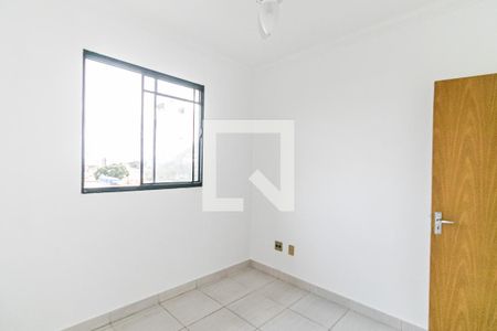 Quarto 1 de apartamento para alugar com 2 quartos, 43m² em Itapoã, Belo Horizonte