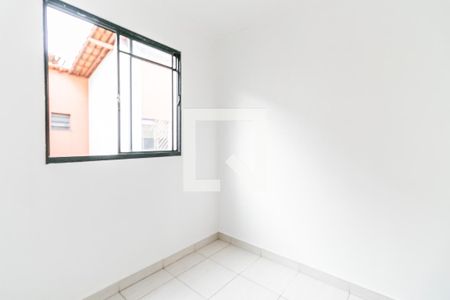 Quarto 2 de apartamento para alugar com 2 quartos, 43m² em Itapoã, Belo Horizonte