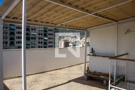 Apartamento à venda com 80m², 2 quartos e 2 vagasTerraço